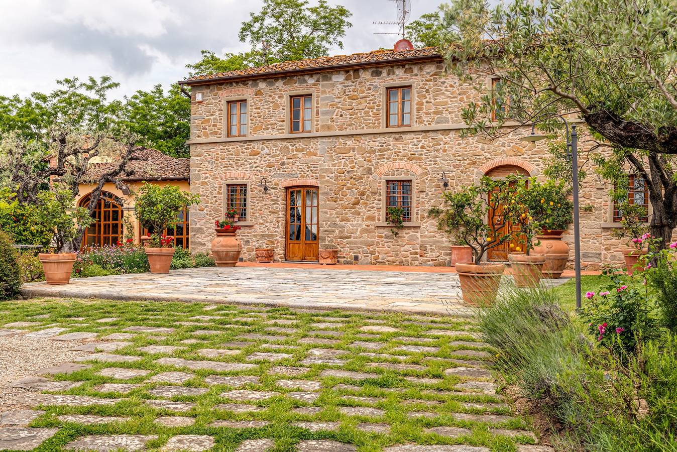 Tuscan Villa with Private Pool, Terrace and Wi-Fi in Capraia e Limite, Florence Province