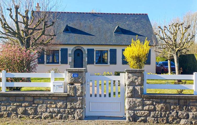 Location de vacances pour 4 personnes, avec terrasse et jardin, animaux acceptés à La Fresnais - 3