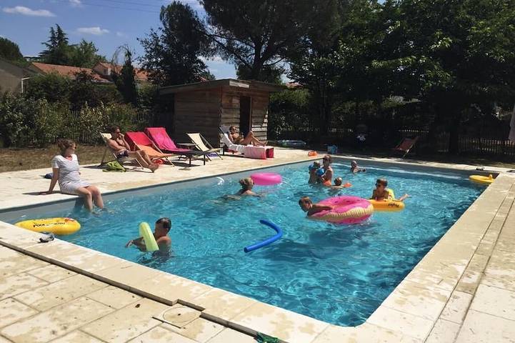 Location de vacances pour 10 personnes, avec jardin et terrasse à Saint-Loubès - 4