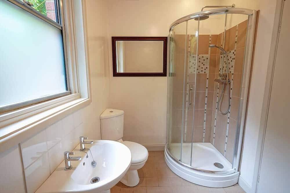 Entire apartment, Escape to Boscobel: Enjoy a Cosy 1 Bed Apartment with Free Parking in Winchester, South Downs