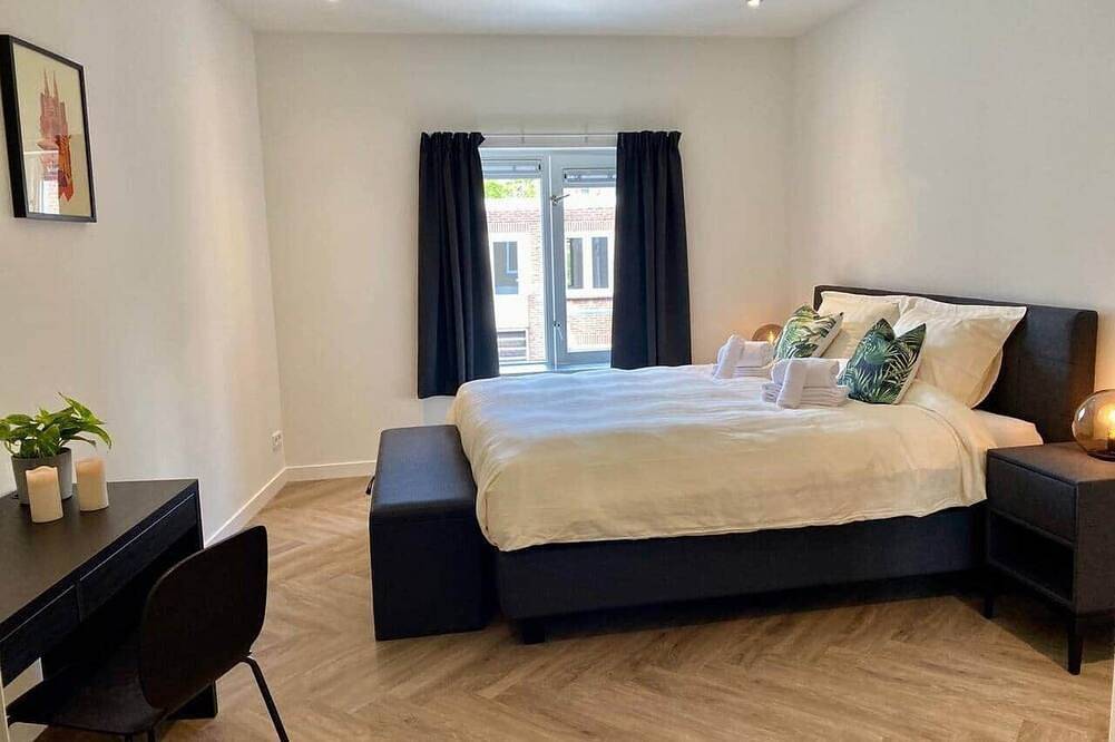 Entire apartment, Spacious 65m2 Apartment (R-65-B) in Eindhoven, North Brabant