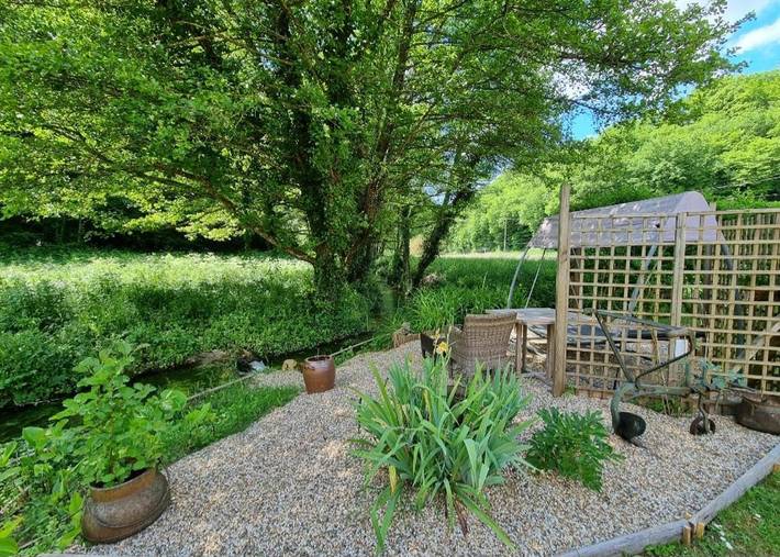 Gîte pour 4 personnes, avec vue ainsi que jardin et piscine à Castels - 3