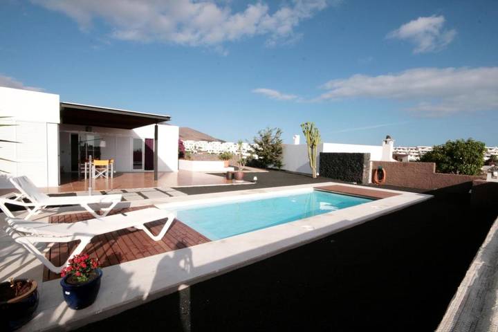 Casa rural para 4 personas, con jardín además de vistas y piscina en Playa Blanca - 3