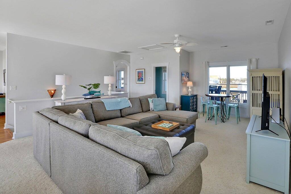 Amazing views, steps to the ocean - Oki gem in Oak Island (NC), Brunswick County