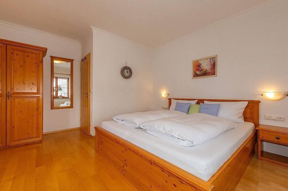 Ganze Wohnung, \"Wetterstein\" - Fewo/1 Schlafraum/Bad, Wc - Alpensonne, Ferienhaus in Mittenwald, Bayerische Alpen