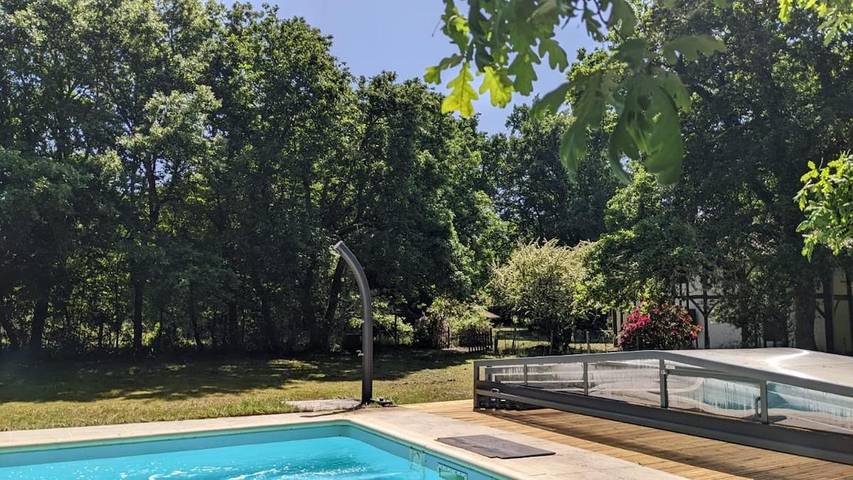 Location de vacances pour 10 personnes, avec Terrasse et Jardin ainsi que Bassin pour enfant et Piscine dans Sabres - 2