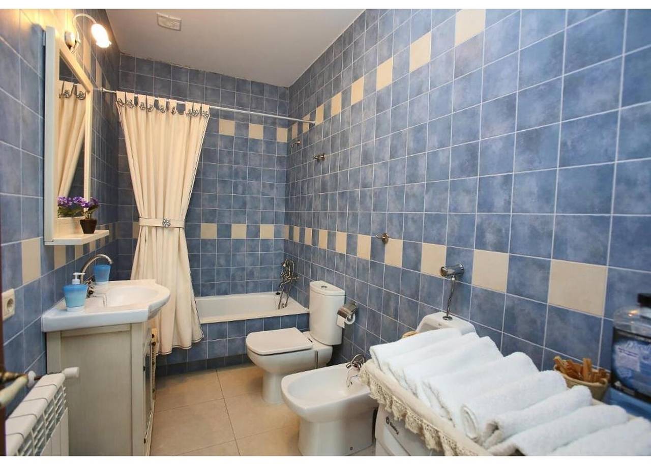 Ferienwohnung 'Apartamento 2' mit Bergblick, Gemeinschaftsterrasse und Wi-Fi in Castropol, Costa Verde (Spanien)