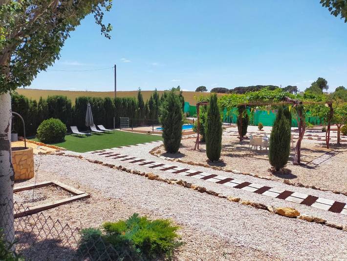 Casa de vacaciones para 13 personas, con piscina y vistas además de terraza y jardín en Provincia de Cuenca - 4