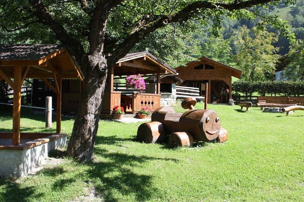 Ganze Wohnung, Ferienwohnung 'Sonnenblumenfeld', Bio-Ferienbauernhof Moarbauer, Gasteinertal in Dorfgastein, Ski Amadé