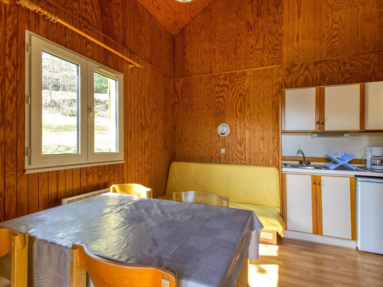 Chalet pour 5 personnes avec mezzanine in Saint-Jacques-d'Ambur, Puy-de-Dôme