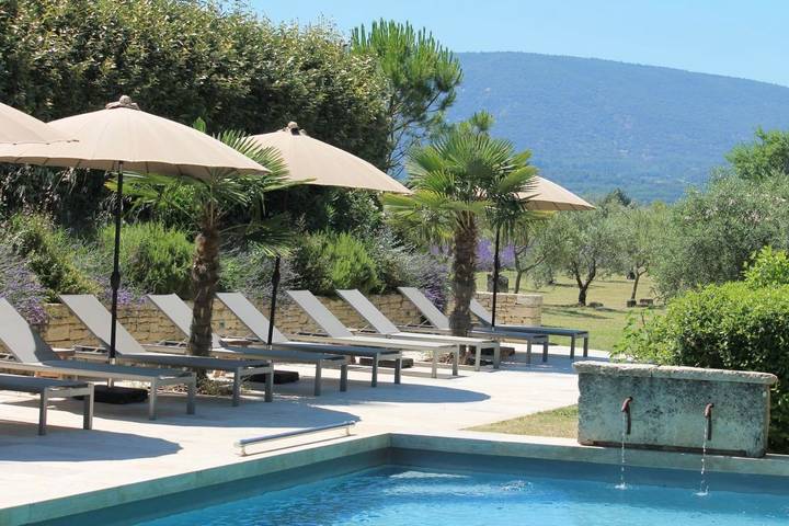 Chambre d’hôte pour 2 personnes, avec Terrasse ainsi que Jardin et Piscine à Bonnieux