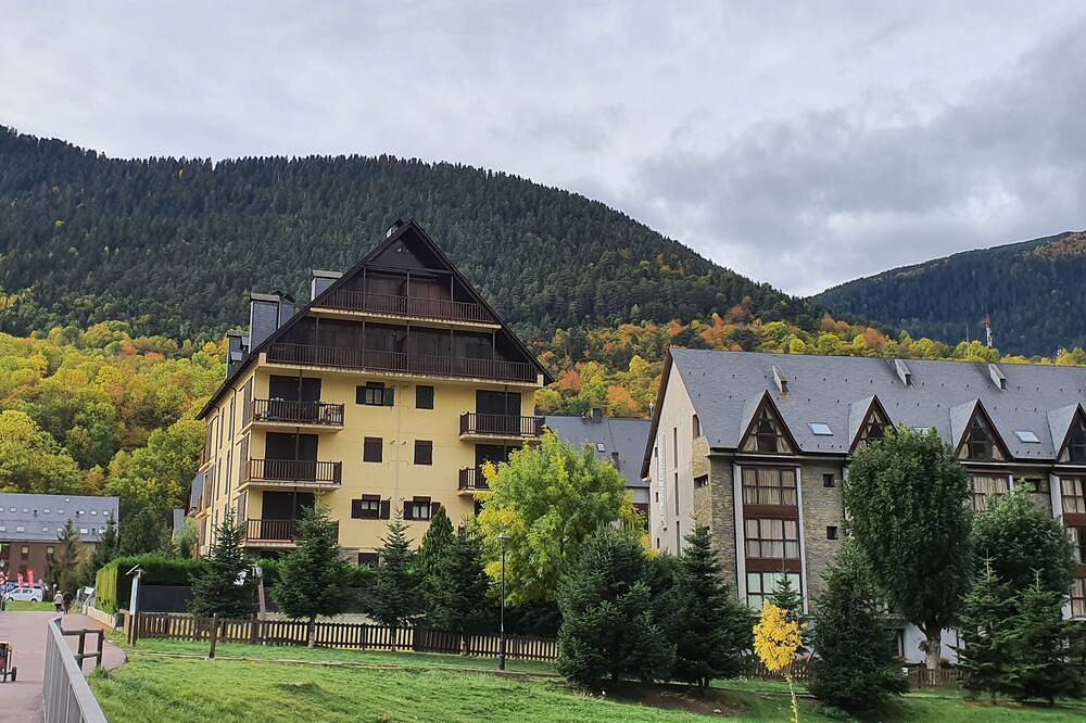 Entire apartment, Apartment in a quiet area of Vielha for 6 people in Betren, Vielha e Mijaran