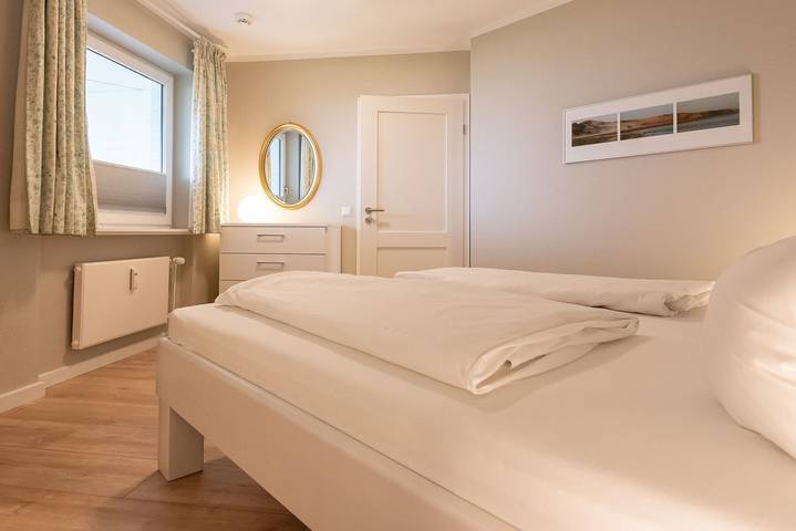 Ganze Wohnung, Große 4-Zimmer Ferienwohnung mit ca.117 m², für bis zu 7 Personen in Nordfriesische Inseln (Schleswig-Holstein) (Schleswig-Holstein), Wenningstedt
