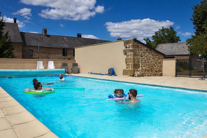 Gîte pour 6 personnes, avec jardin ainsi que piscine et terrasse - 1