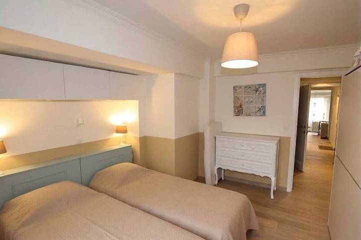 Entire apartment, Apartment with a side view of the ocean. 1 minute to the beach, 4 minutes to the sailing club in Duinbergen, Knokke-Heist