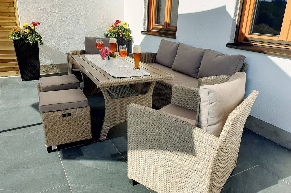 Ganze Wohnung, Ferienwohnung Morgensonne, 60 qm Obergeschoss, separates Schlafzimmer in Söchtenau, Landkreis Rosenheim