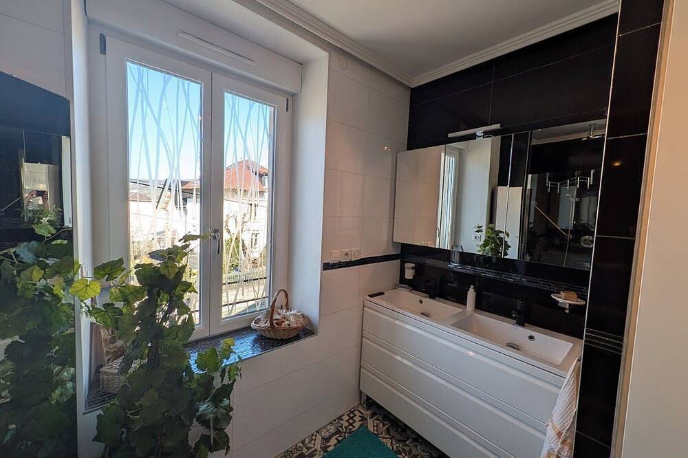 Appartement entier, Appartement paisible proche centre - 4 pers. in Remiremont, Région d'Épinal
