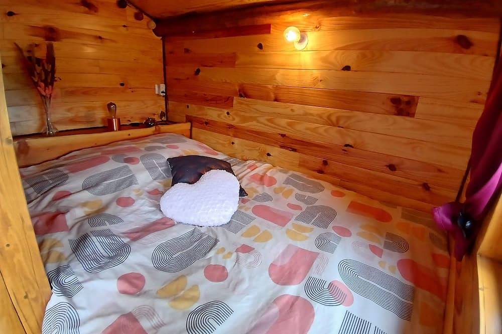 Cabane chouette - séjour féerique pour 4 personnes in Amoncourt, Haute-Saône