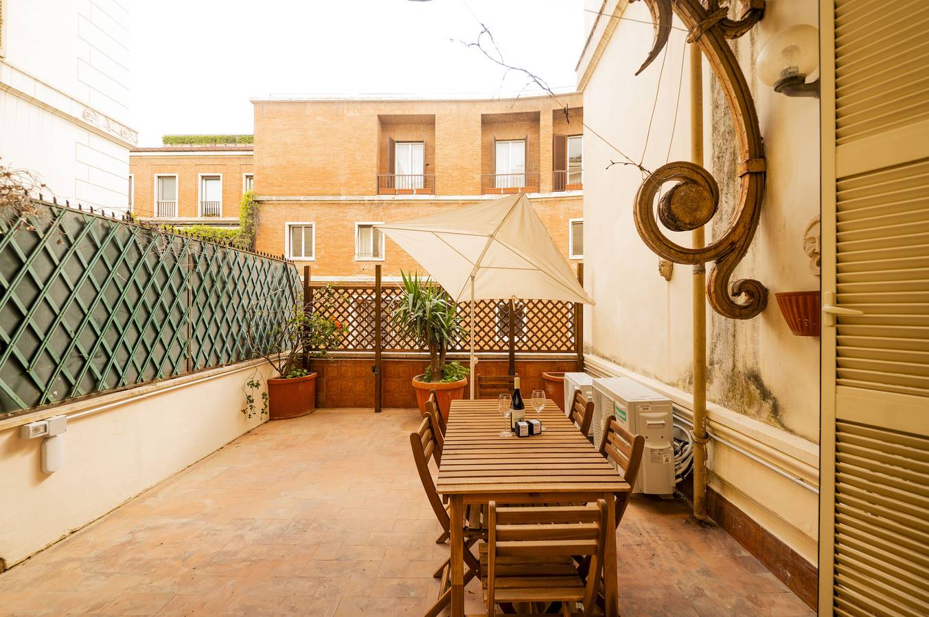 Entire apartment, Palazzo Barberini Grand Retreat with Terrace in Rome City Center, Rome