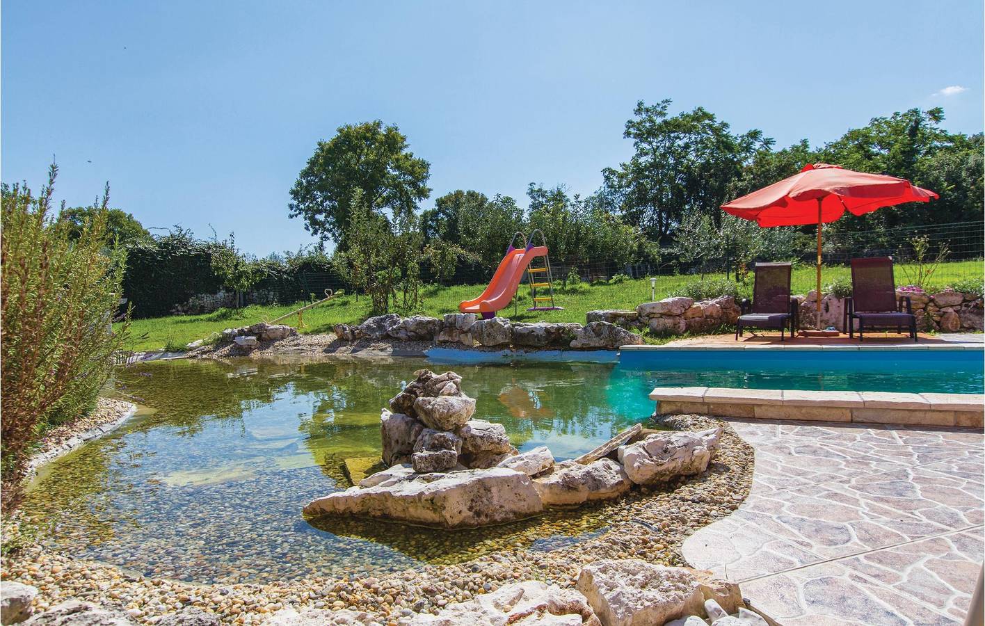 Charmantes Apartment mit Pool, WLAN und Parkplatz in der Nähe von Manjadvorci in Marčana, Südküste Istrien