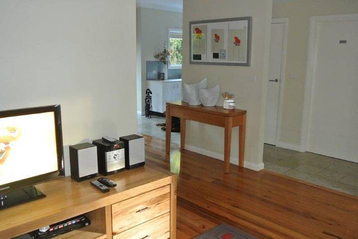 Holiday home for 9 people, with hot tub and garden in Hawks Nest