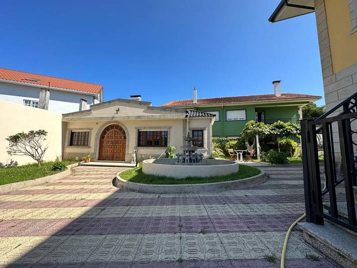 Apartamento para 8 personas, con Terraza y Jardín en Noya