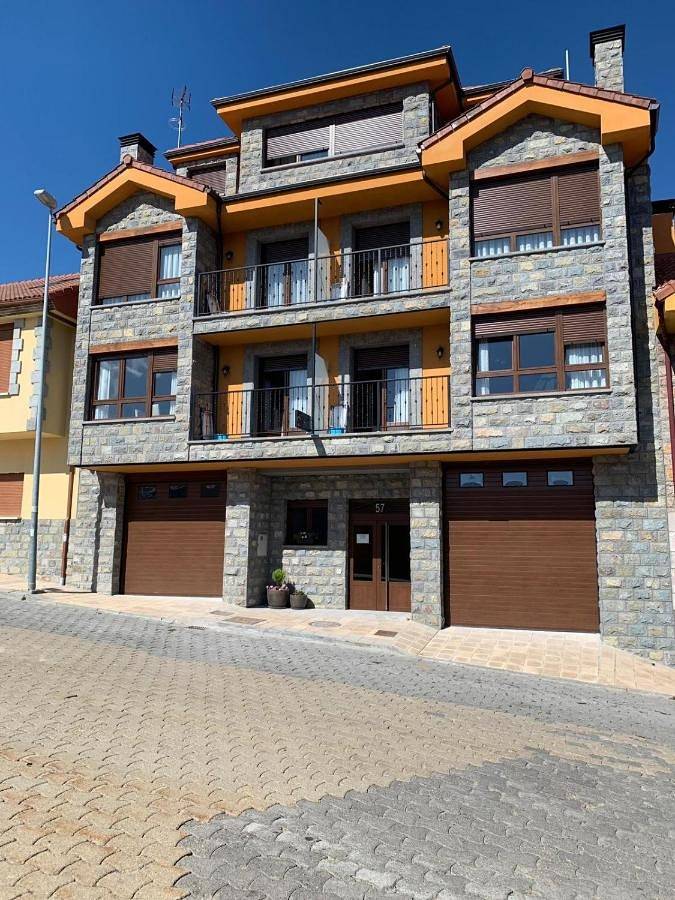 Apartamento para 4 personas, con Balcón y Terraza además de Vistas al lago y Vistas en Riaño
