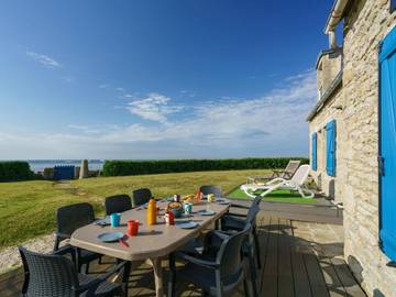 Gîte pour 8 personnes, avec terrasse et jardin dans Port de Kérity