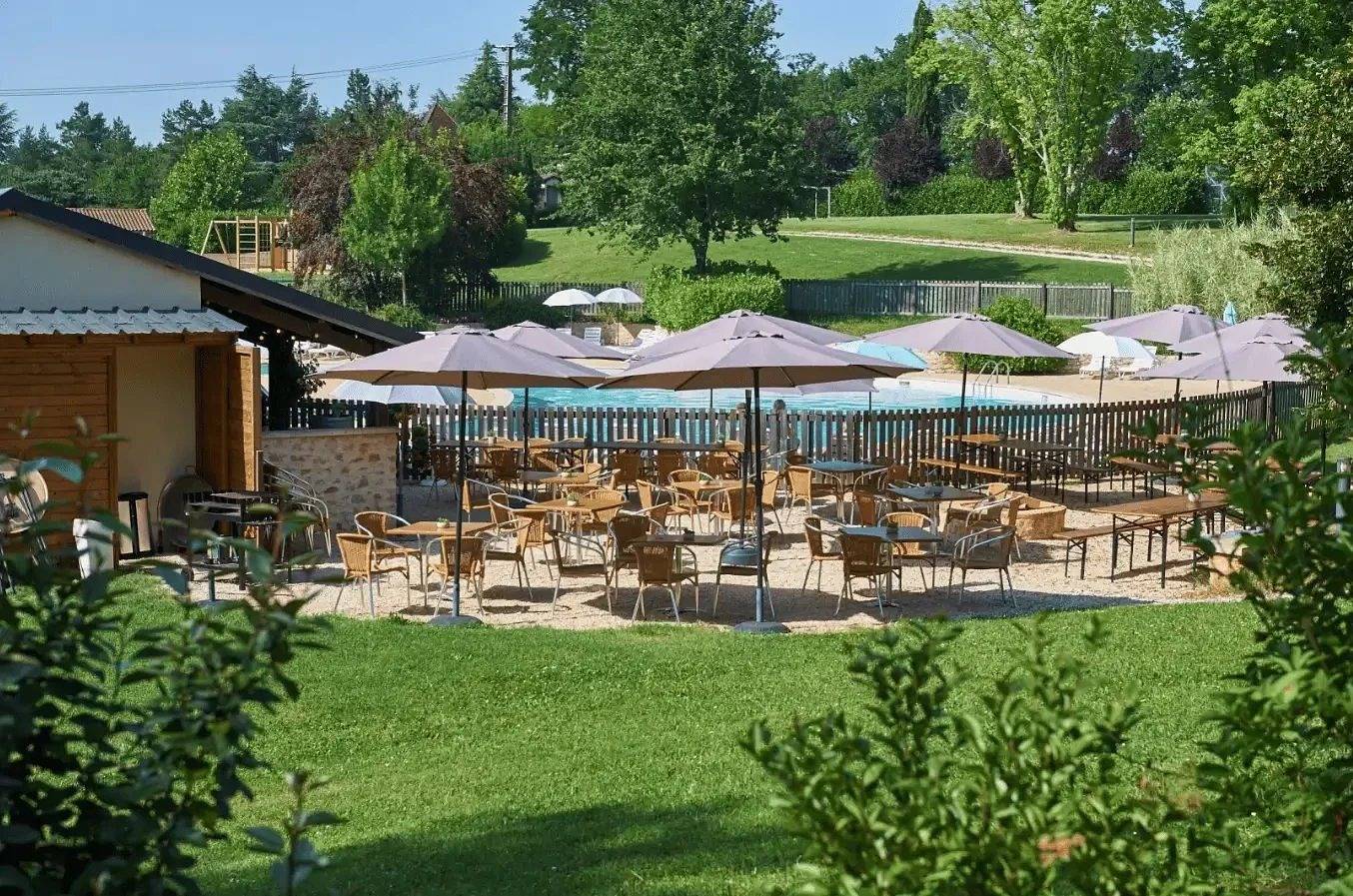 Camping 5 étoiles - Piscine - ccbefcb in Gourdon, Lot