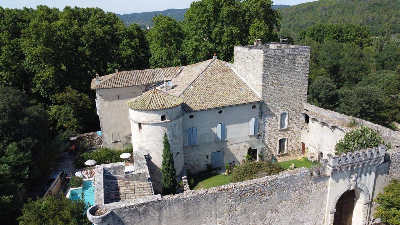 Double Room with Private Bathroom in Goudargues, Région de Nîmes