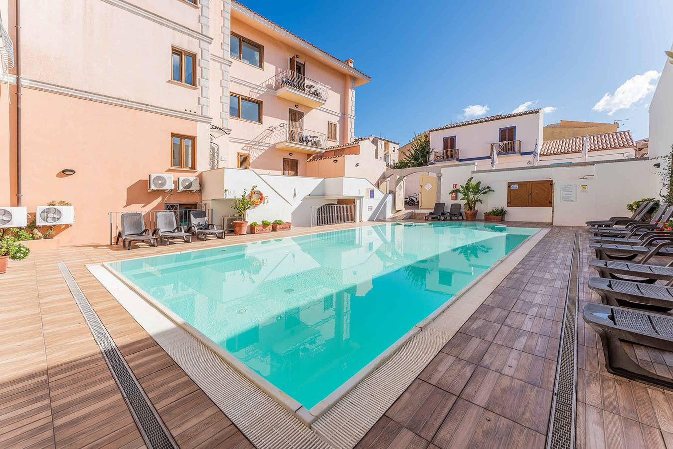 Estudio entero, Estudio con aire acondicionado y piscina  in Santa Teresa di Gallura, Santa Teresa Gallura (Municipality)