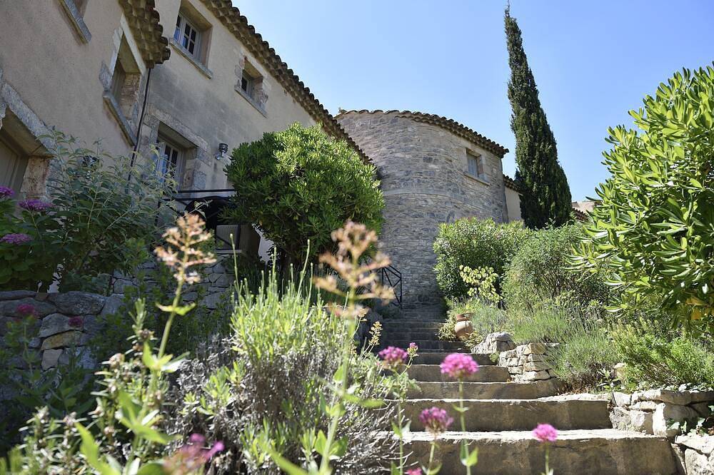 La Tour, 3 Schlafzimmer, 6 Personen in Paradou, Arles und Umgebung