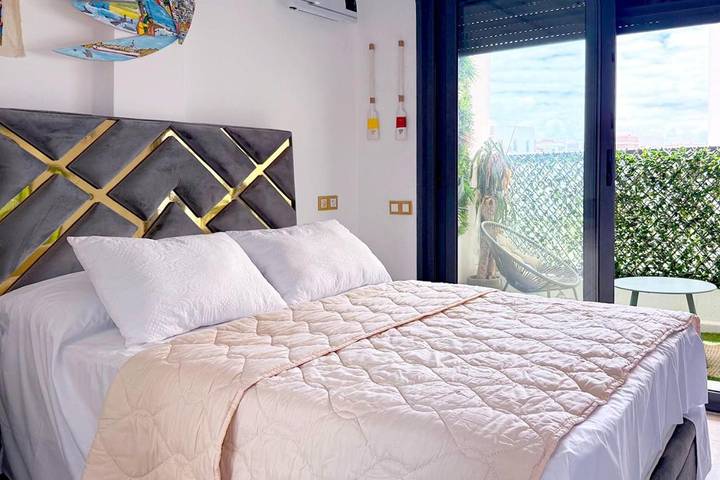 Appartement de vacances pour 6 personnes, avec vue ainsi que balcon et piscine
