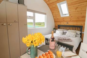 Log Cabin for 4 People in Hornsea, East Riding of Yorkshire, Photo 1