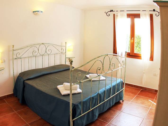Gîte pour 6 personnes, avec jardin et terrasse, animaux acceptés à Tanaunella - 4