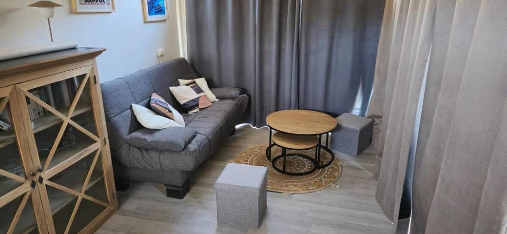 Location de vacances pour 4 personnes, avec vue ainsi que piscine et jardin, animaux acceptés à Tourves - 4