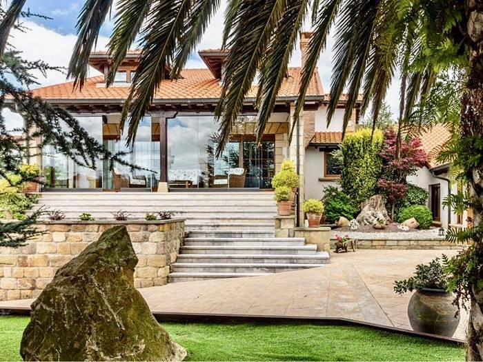 Gîte pour 10 personnes, avec jardin et piscine à Suances - 2