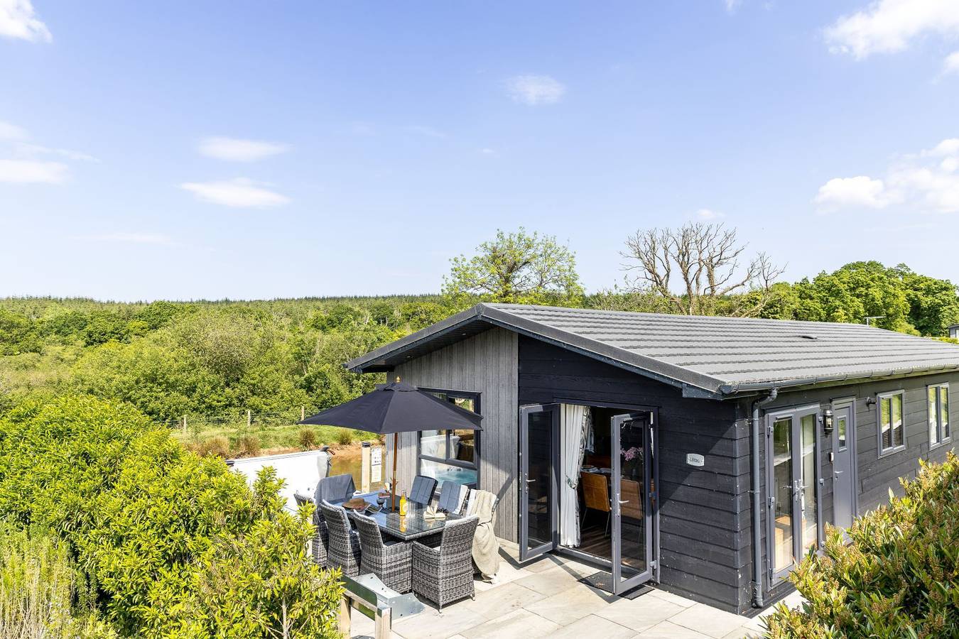Lilac Lodge, 22 Roadford Lake Lodges in Broadwoodwidger, Devon