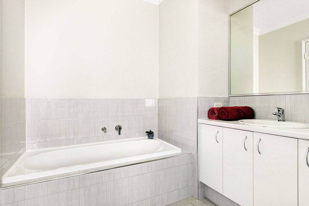 Brand New House in Central Location For Non Smokers Only in Perth, Western Australia