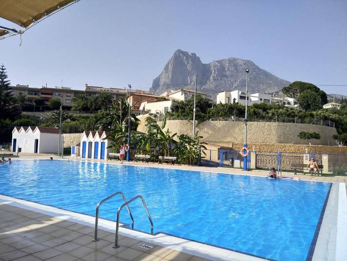 Casa de vacaciones para 4 personas, con piscina además de balcón y vistas - 1