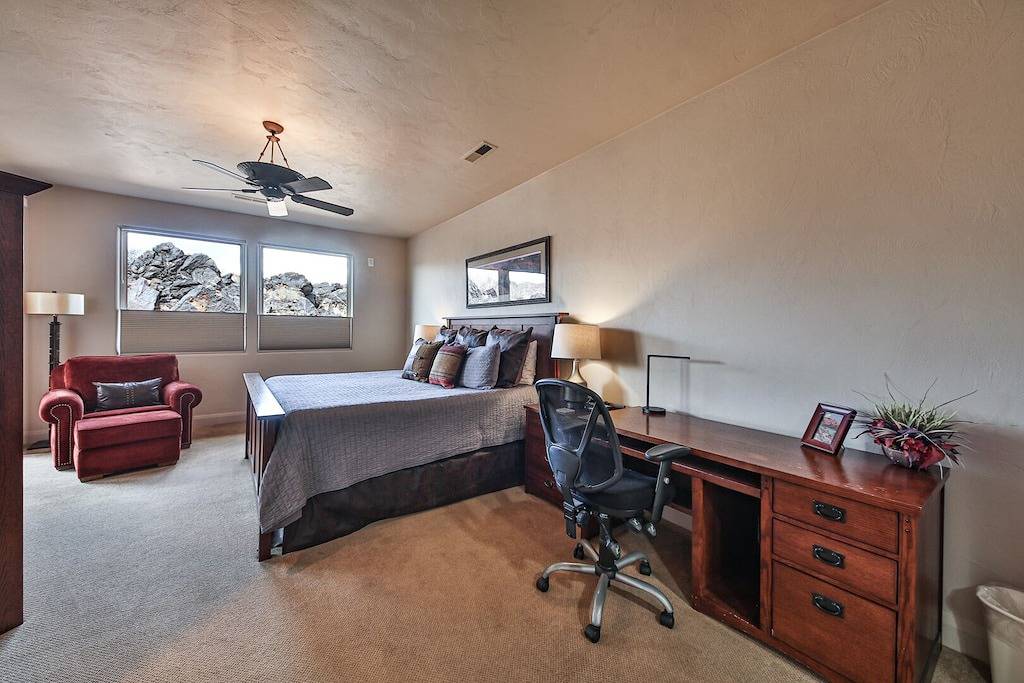 Atemberaubende Red Mountain View Unbefleckte Entrada Free Passes Elevation Fitness in St. George, Zion Nationalpark