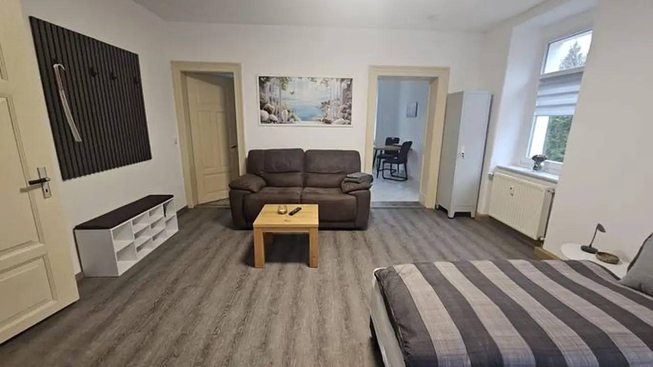 Entire holiday apartment, Cozy Apartment near City Center with Parking & Amenities in Zittau, Zittau Mountains