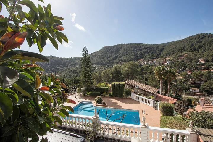 Chalet para 8 personas, con Balcón además de Terraza y Jardín en Bajo Llobregat