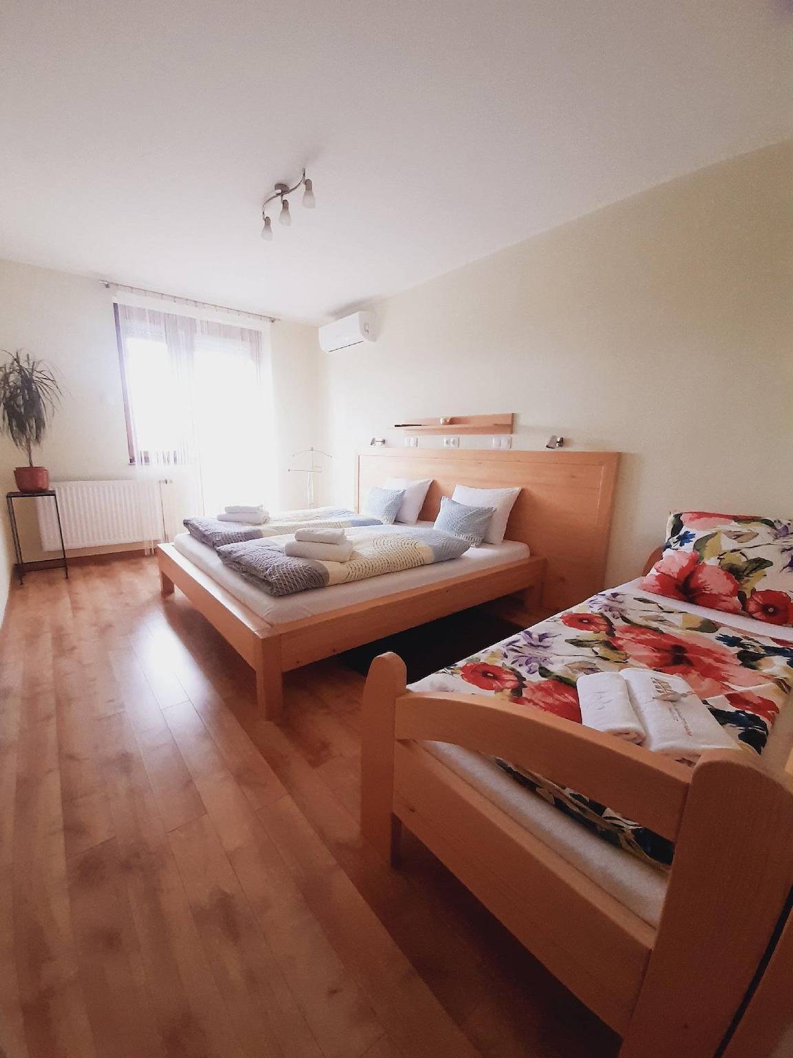 Ganze Ferienwohnung, Apartement mit Balkon Nr.5 Ács Apartman Hévíz in Heviz, Keszthely und Umgebung
