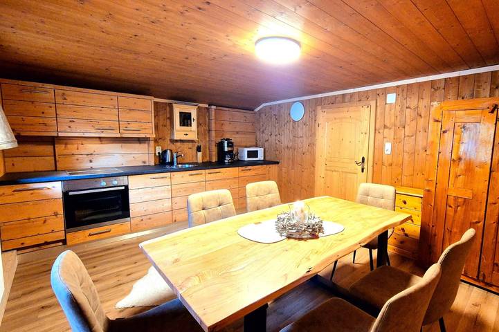 Chalet für 14 Personen, mit Balkon und Terrasse sowie Sauna in Wald im Pinzgau