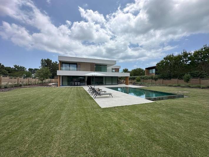 Casa de férias para 12 pessoas, com vista e jardim e ainda piscina em Península de Troia