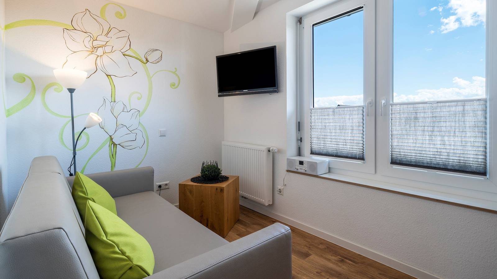 Ganze Wohnung, Ferienwohnung '303' mit Gemeinschaftsgarten, Wi-Fi und Klimaanlage in Hagnau am Bodensee, Region Bodensee-Oberschwaben