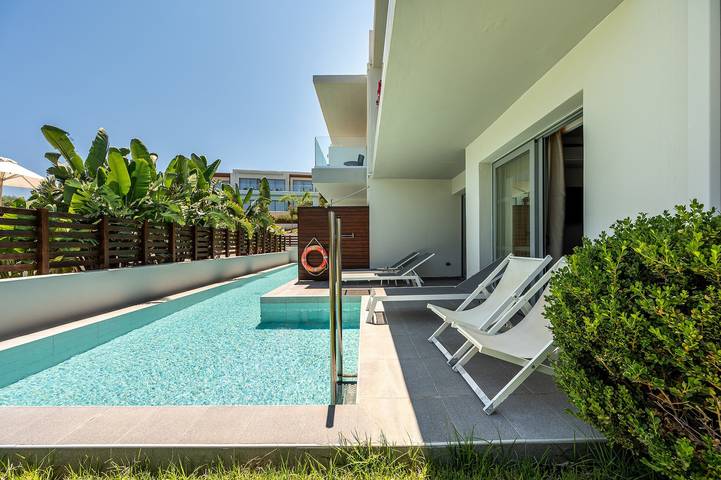 Superior Doppelzimmer mit Swim-up-Pool – Blick ins Landesinnere in Kos