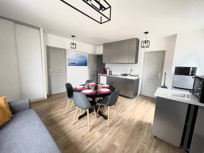 Gîte pour 7 personnes, avec terrasse et vue dans Gare De La Rochelle - Ville