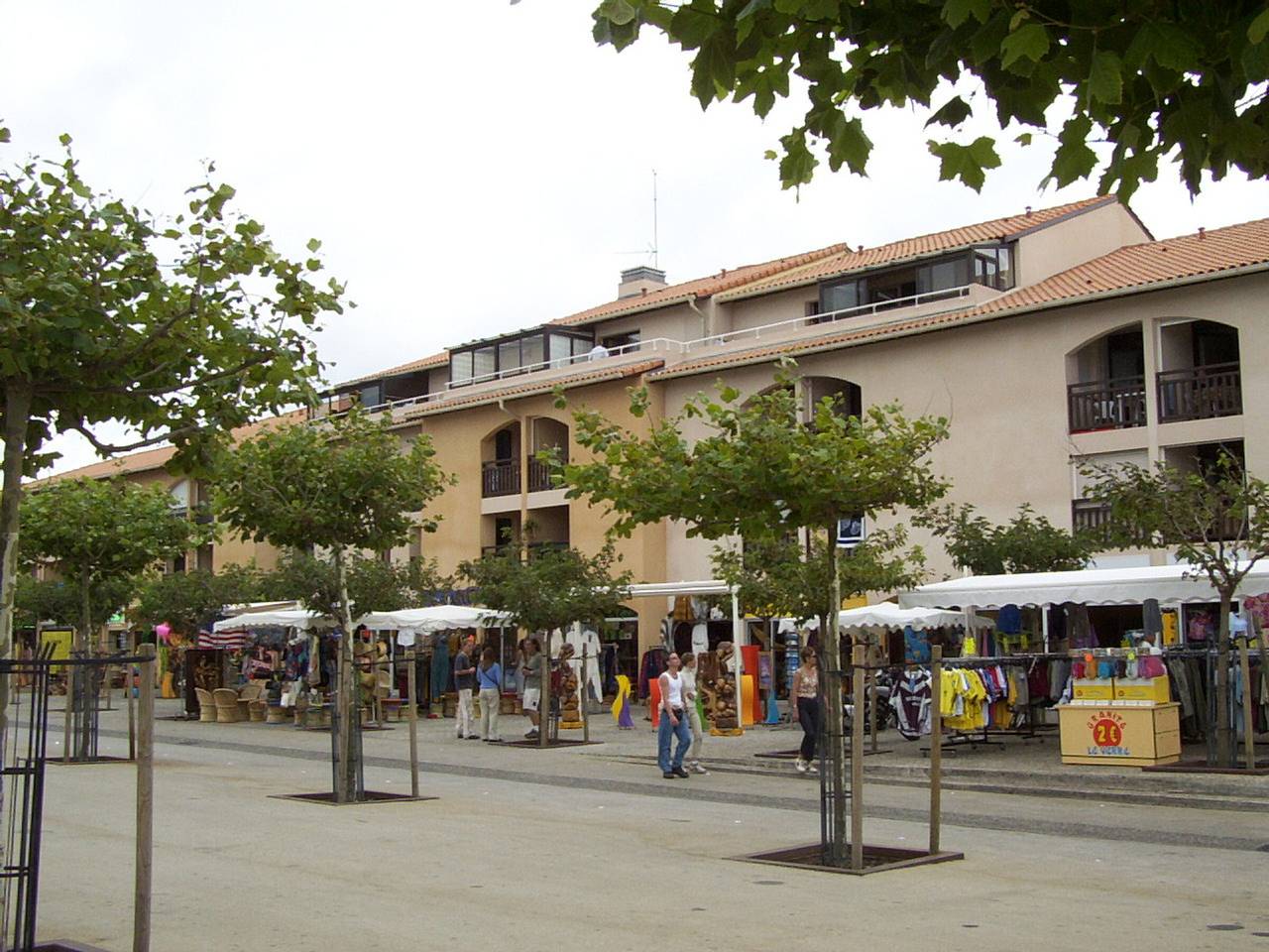 Appartement entier, Appartement T2 - 3 pers - à 400m de la plage, centre station, avec loggia - Biscarrosse Plage in Biscarrosse Plage, Biscarrosse